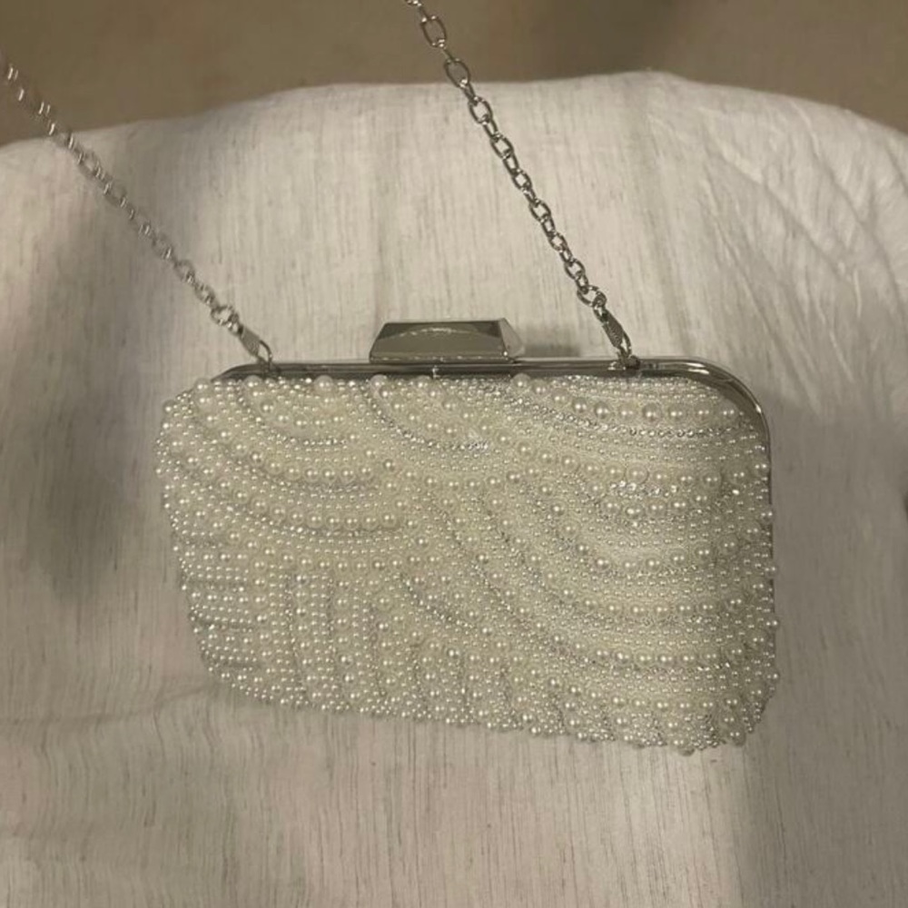 💎 Embellished Clutch 💎 - Picture 6 of 7